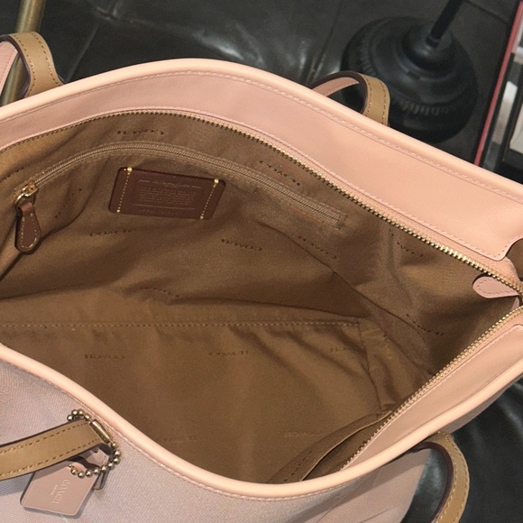 COACH Horse & Carriage Jacquard City Tote w/Leather Trim in Blush Pink, NWOT - Picture 14 of 16
